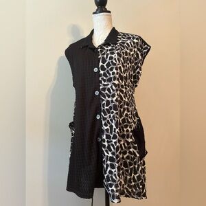 Stylish Black and White Women's Dress or swim suit coverup
